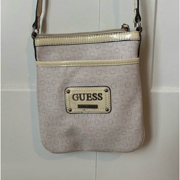 Guess cream off white crossbody bag - Picture 1 of 6